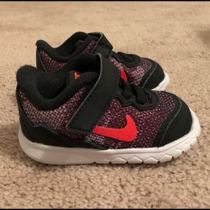 EUC 3c Baby Nike Sneakers